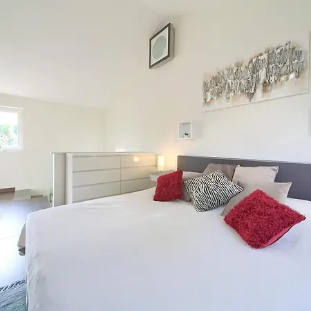 Holiday home Apolina *