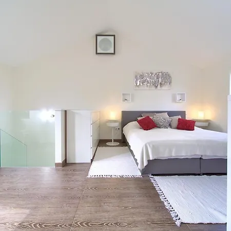 Apolina Holiday home Malinska
