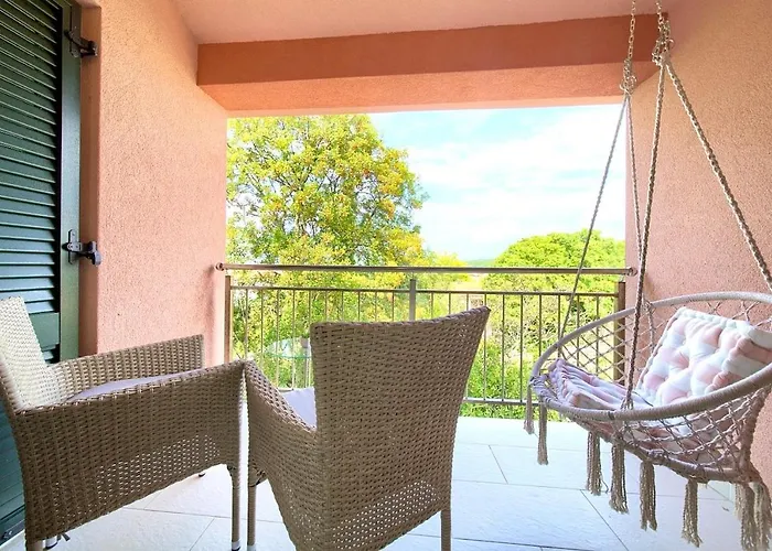 Apolina بيت للعطل *