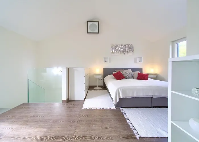 Apolina بيت للعطل مالينسكا